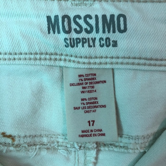 Size 17 Mossimo Bermuda shorts - Picture 3 of 3